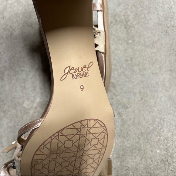 Jewel Badgley Mischka Giona Embellished Evening Champagne Satin Heel Size 9 - Picture 12 of 12